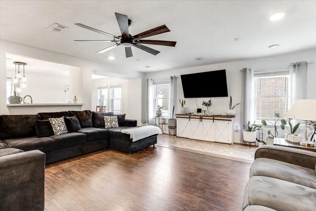 2612 Diver Court, Fort Worth