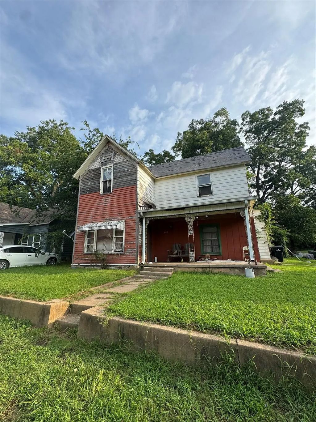 401 W Texas Street, Denison