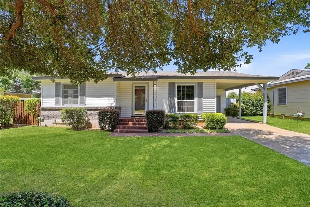 109 Casstevens Street, Westworth Village