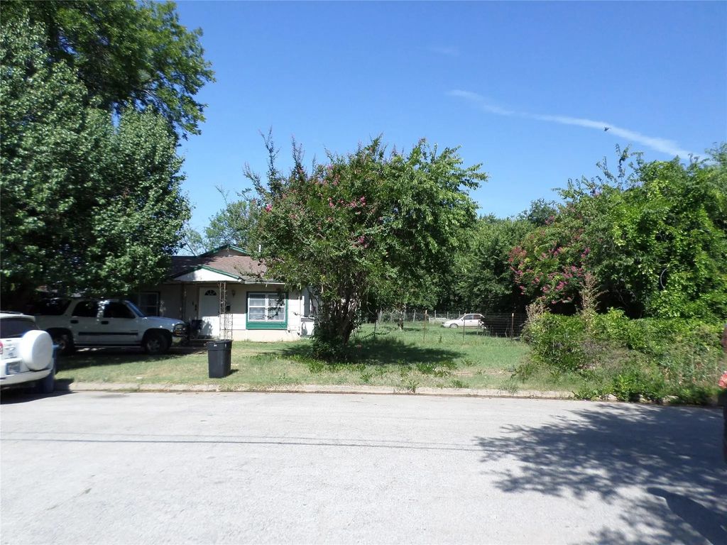 409 Holley Street, Everman