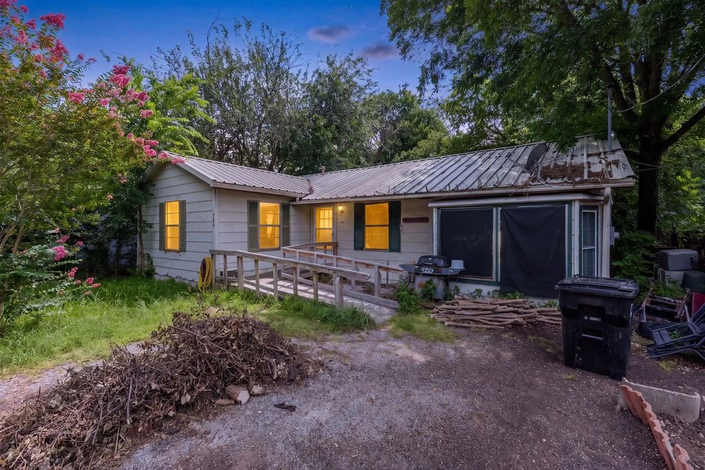 906 Branch Street, Greenville