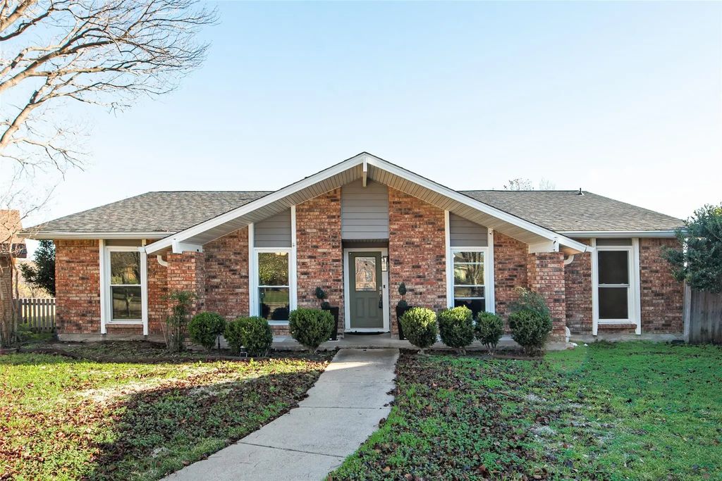 1954 Rambling Ridge Lane, Carrollton