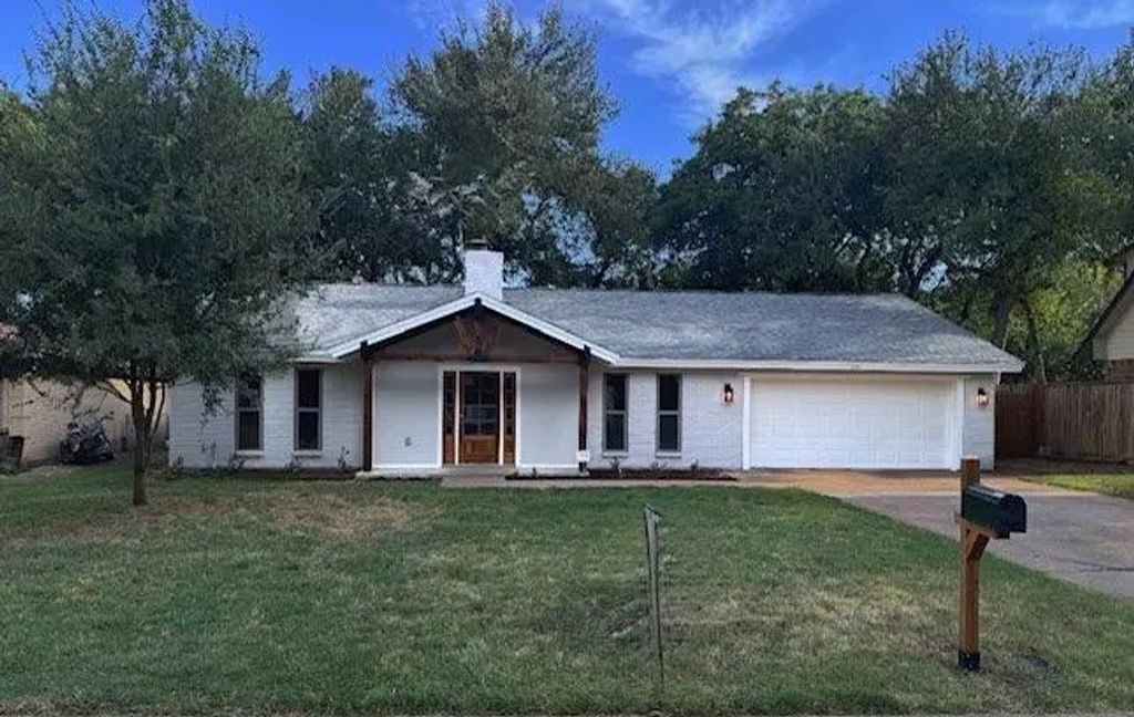 1141 Henson Drive, Hurst