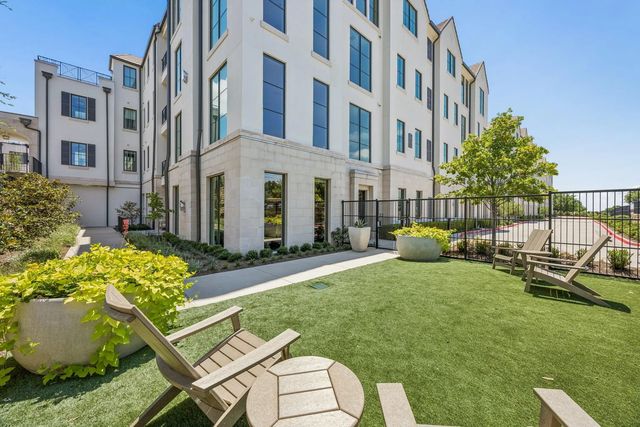 5270 Town & Country Boulevard 22, Frisco