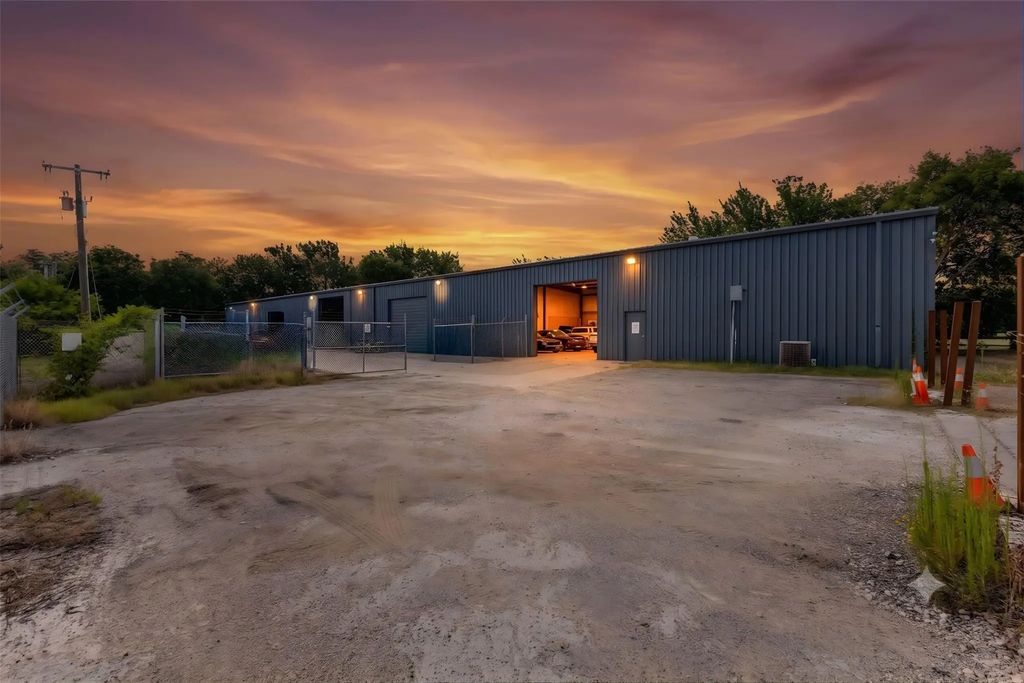 6917 Russell Curry Road, Arlington