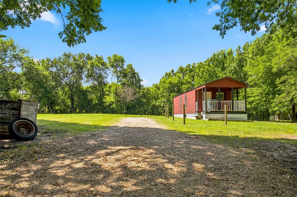 740 E Marshall Avenue, Cooper