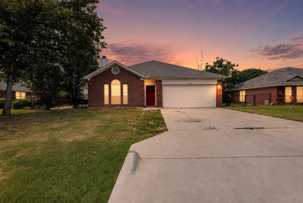 406 Redbud Lane, Tolar