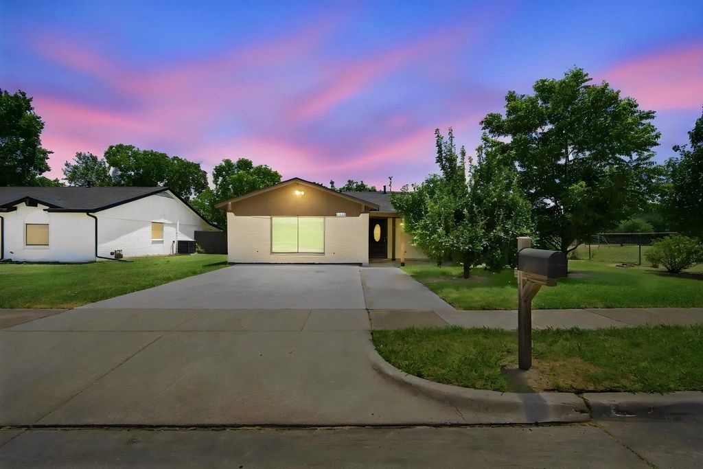 5420 Galway Lane, North Richland Hills