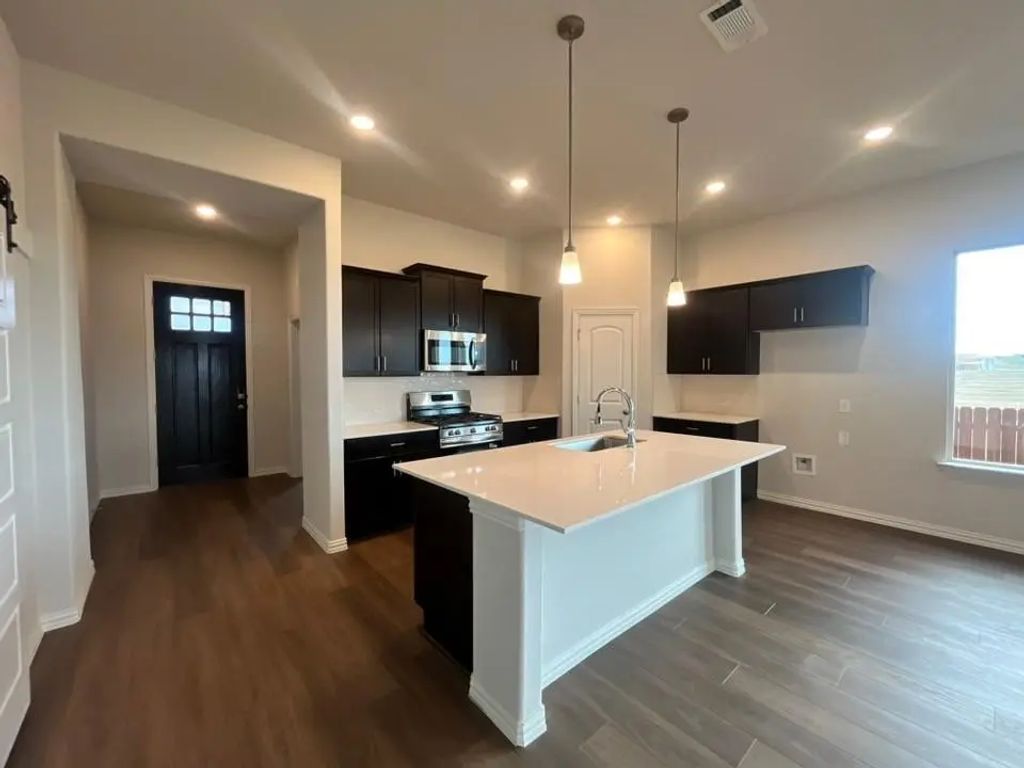10008 Birchpoint Drive, Fort Worth