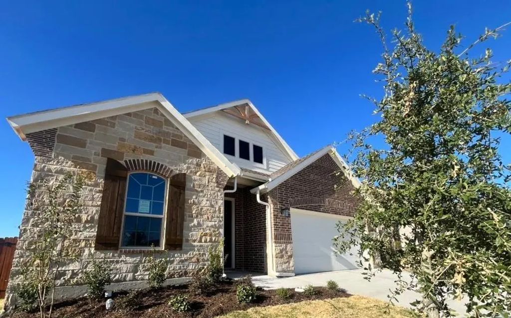 10008 Birchpoint Drive, Fort Worth