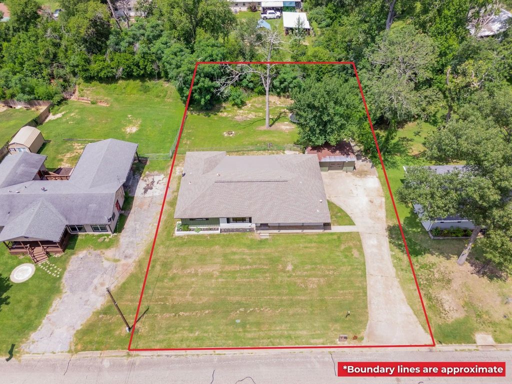 137 Gardner Drive, Palestine