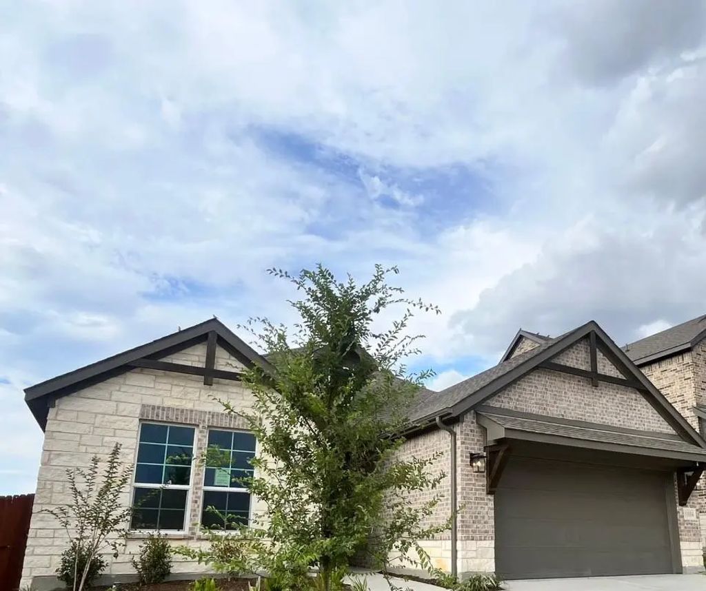 10004 Birchpoint Drive, Fort Worth