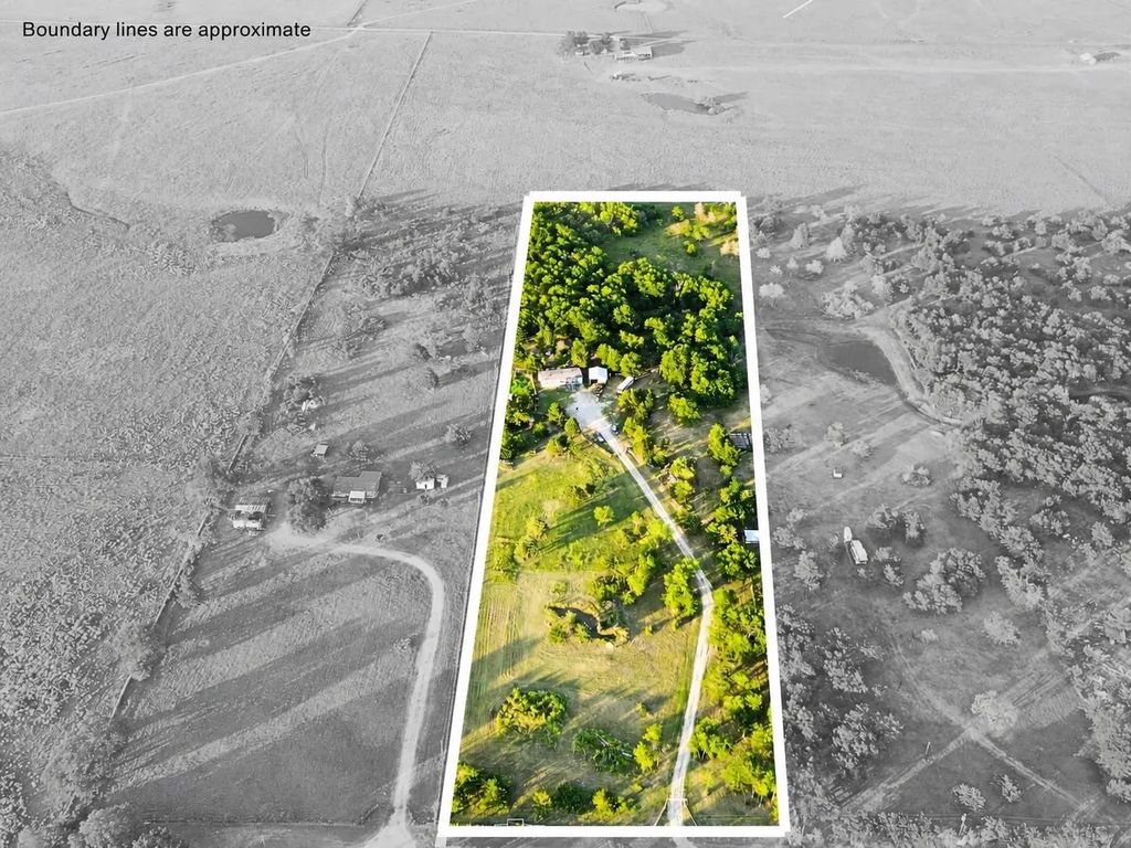 8883 County Road 2075, Powell