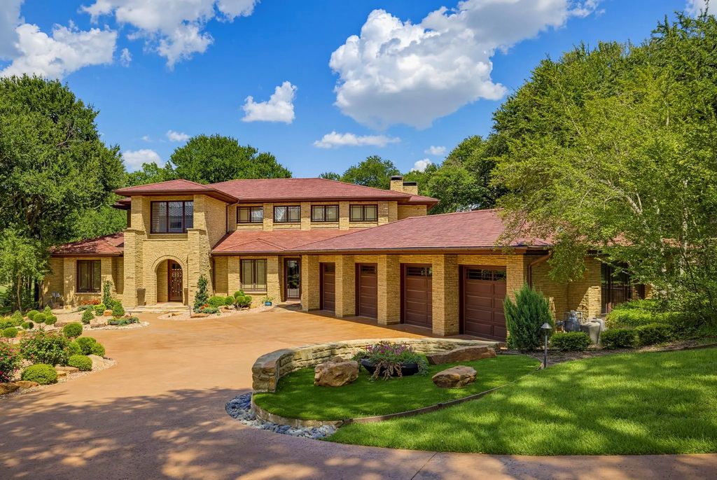 6816 Oak Hill Drive, Fort Worth