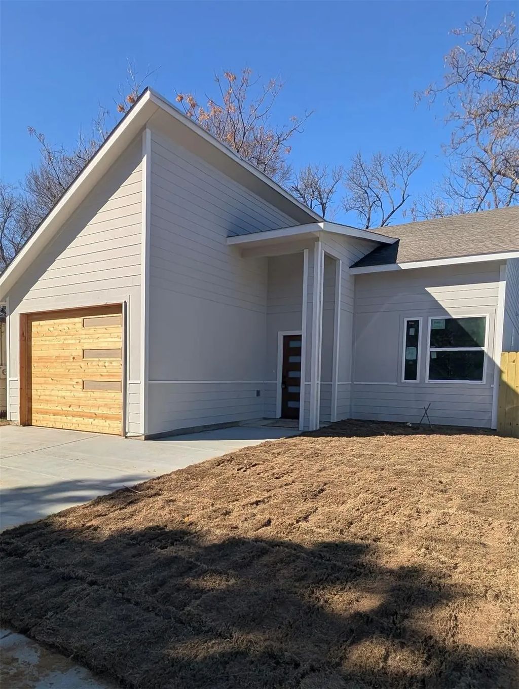 2631 Burger Avenue, Dallas