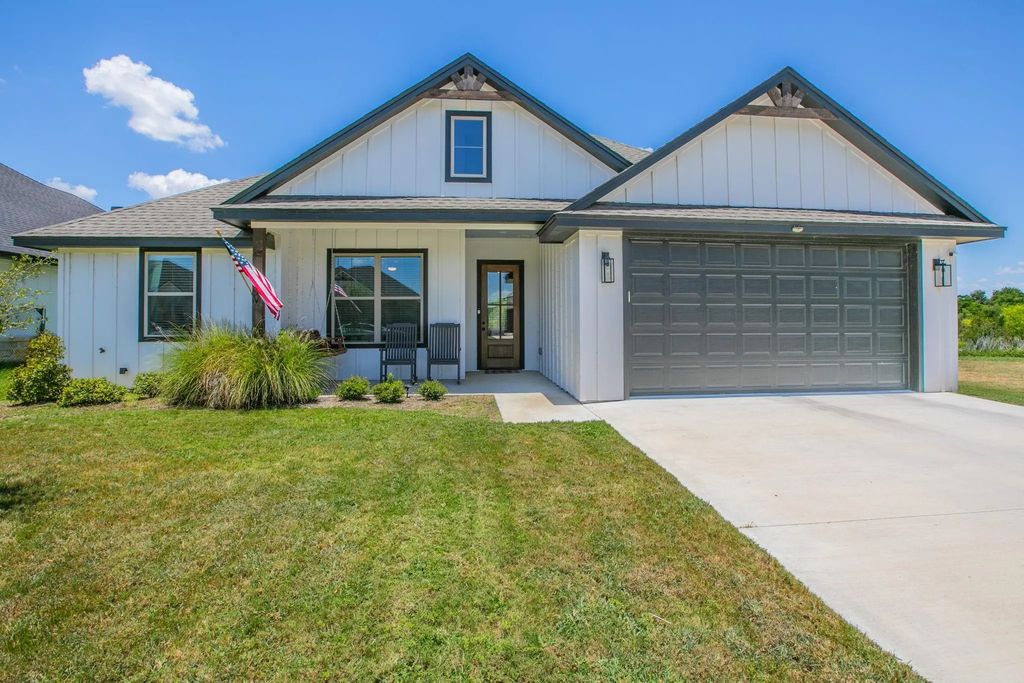 5305 Black Horse Court, Waco