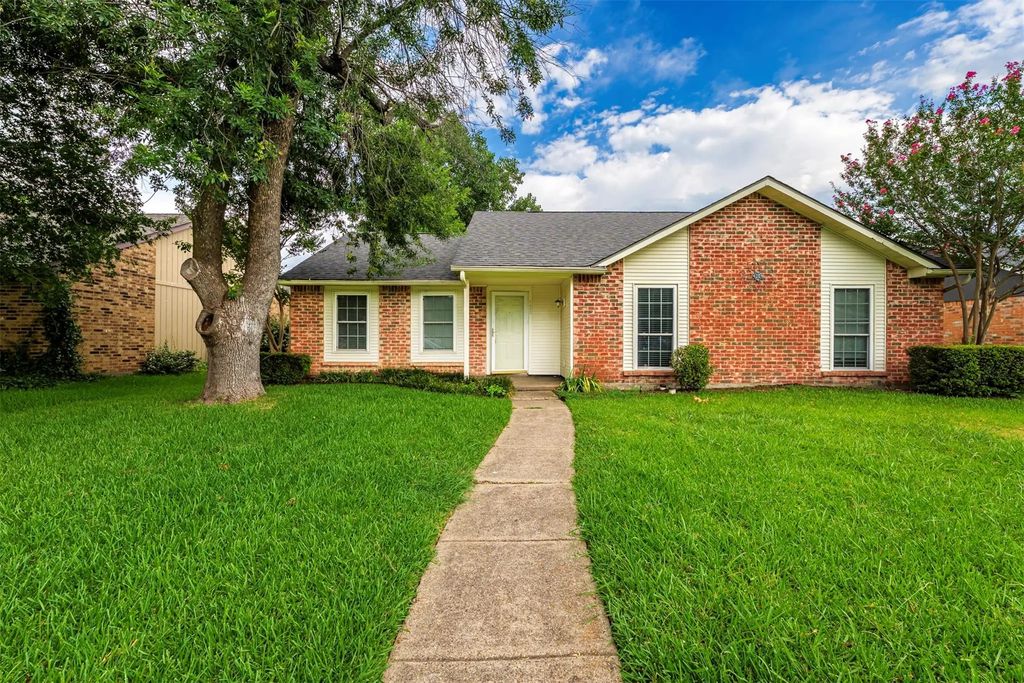 128 Kingsbridge Drive, Garland