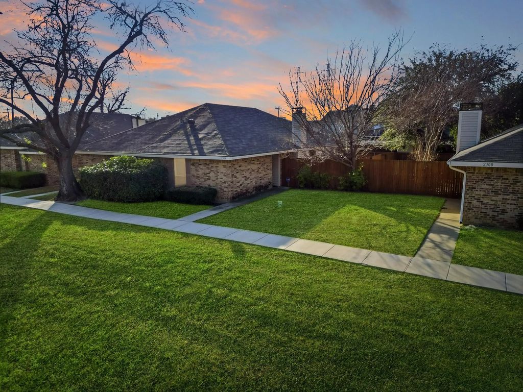 2306 Carol Good Lane, Carrollton