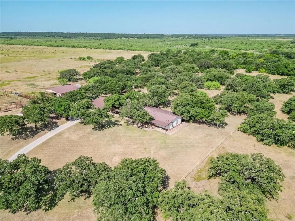 3637 Highway 281 N, Jacksboro