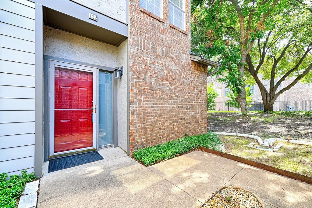 4067 Beltway Drive 122, Addison