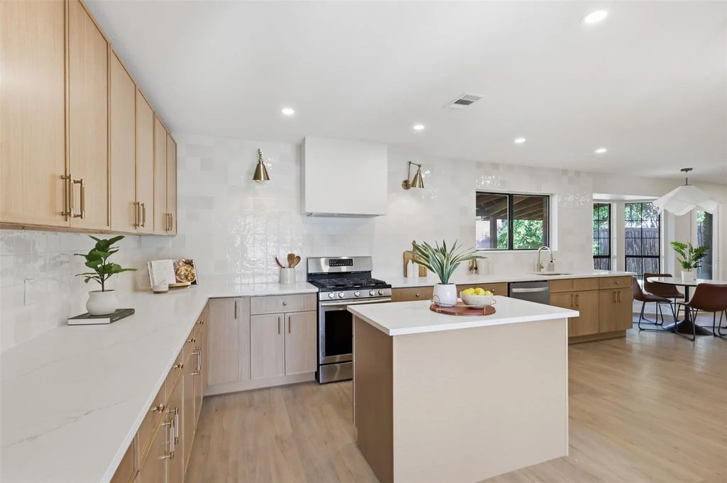 614 Berkley Drive, Grapevine
