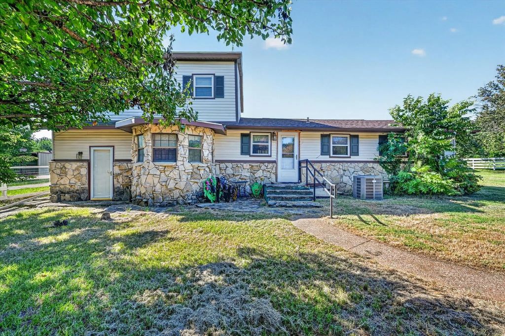 6709 County Road 527, Burleson