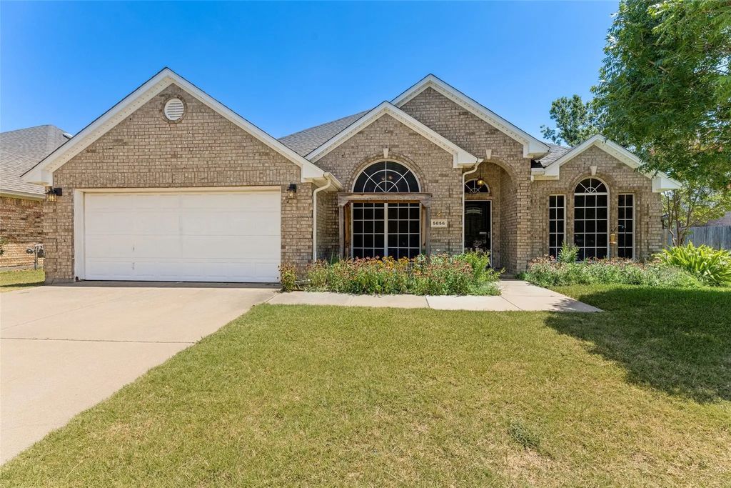 5856 Echo Bluff Drive, Haltom City