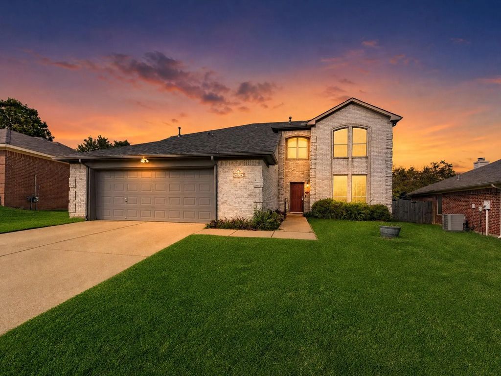 5004 Vaquero Drive, Arlington