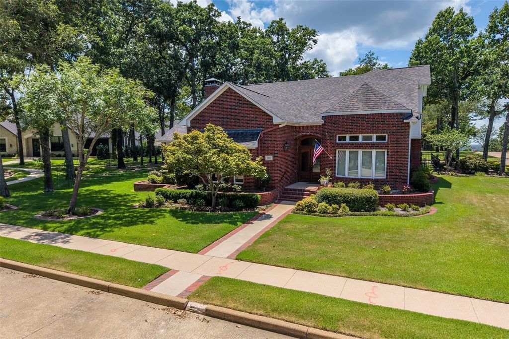 100 Red Oak, Bullard