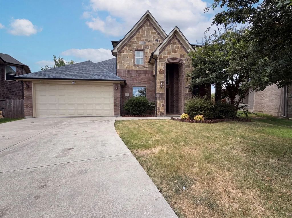 400 Blue Star Court, Burleson