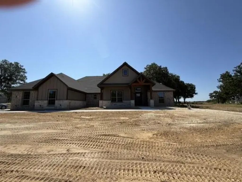 2032 Camden Lane, Springtown