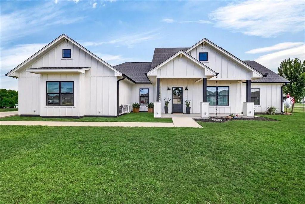 18220 County Road 4001, Mabank