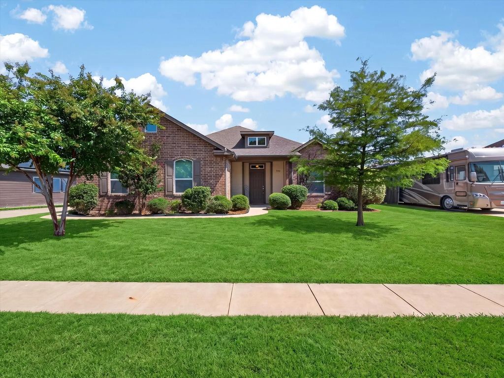 792 E Northside Drive, Pilot Point