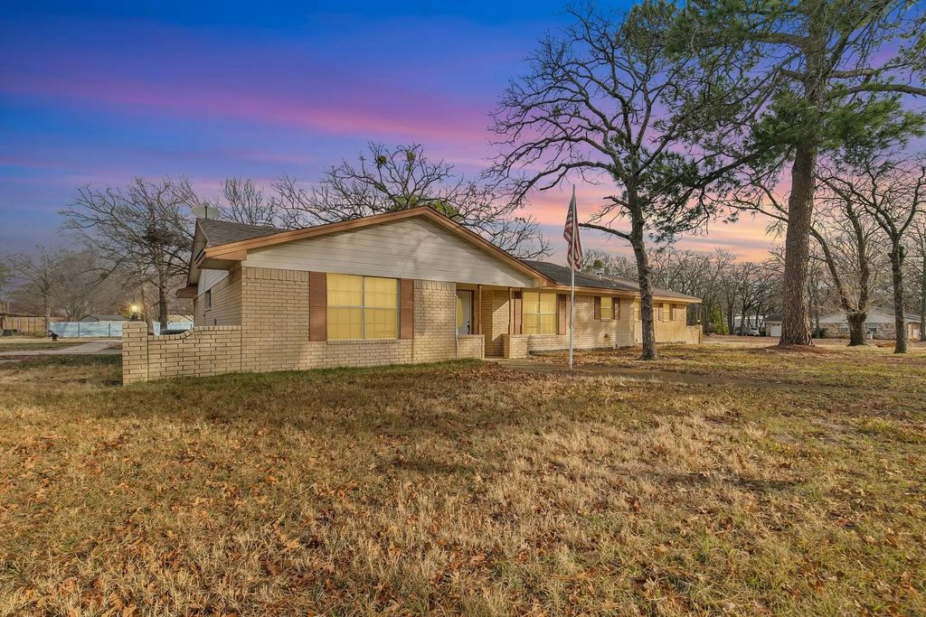 402 Baseline Road, Krugerville