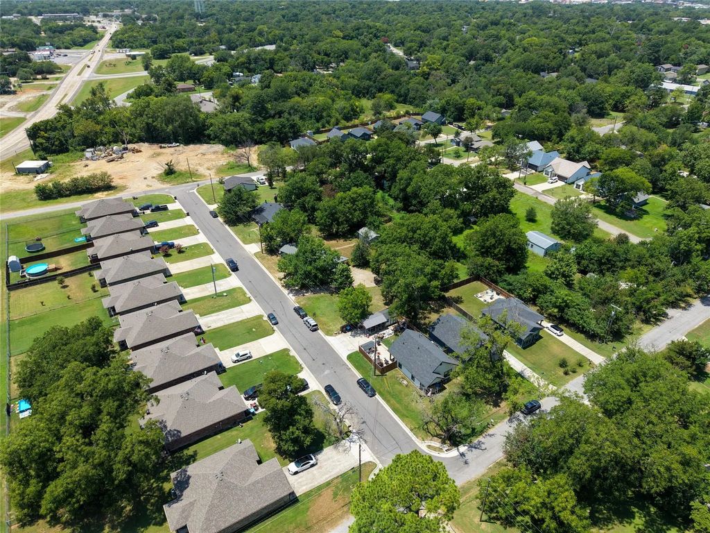 719 E Bullock Street, Denison