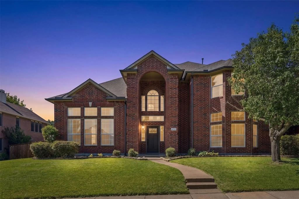 8710 Creekside Drive, Rowlett