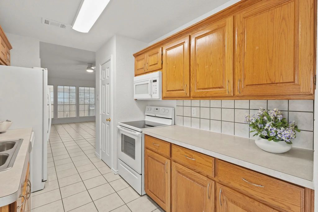 1011 Waterview Drive, Little Elm