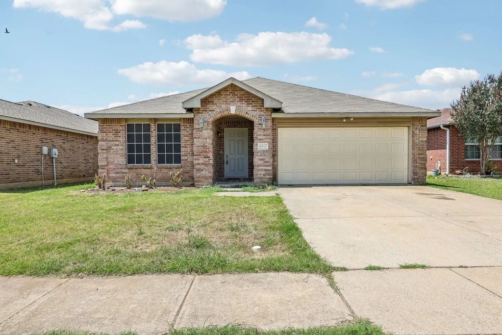 8832 Elk Creek Lane, Fort Worth