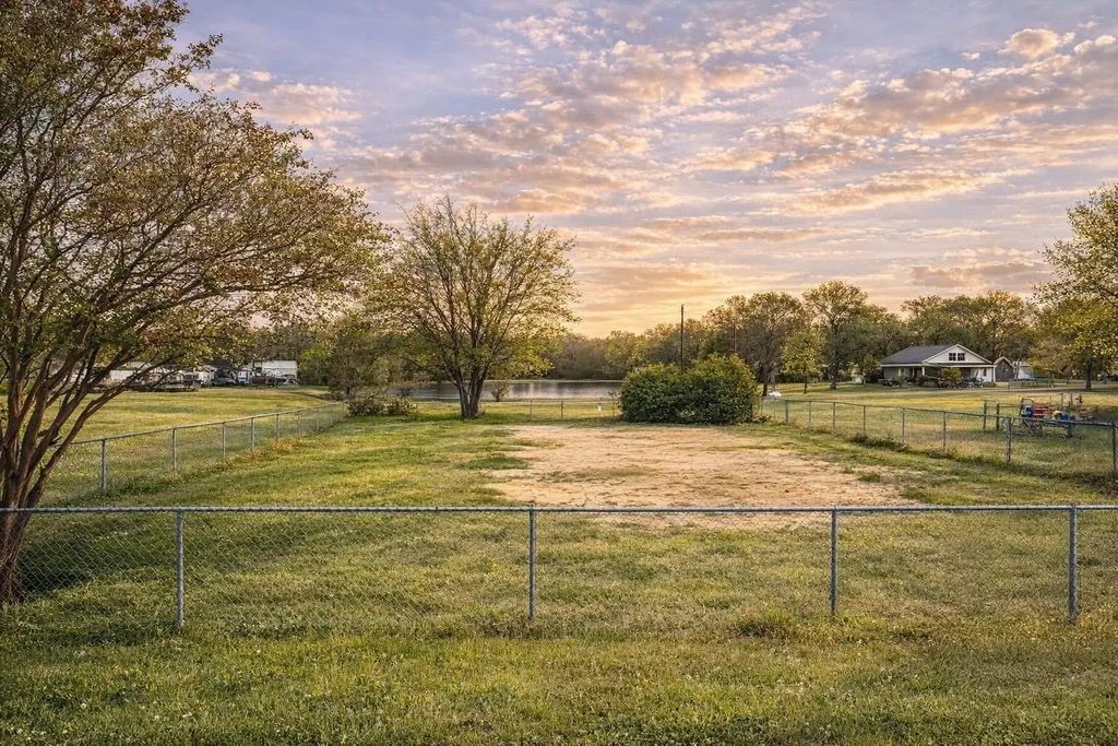 381 Cheyenne, Quitman