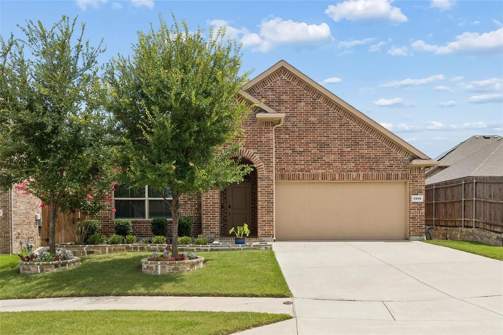 3908 Crater Circle, Fort Worth