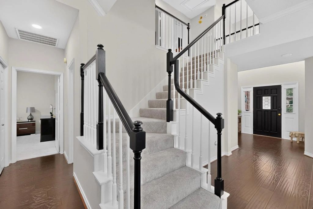 3400 Paint Brush Lane, Bedford