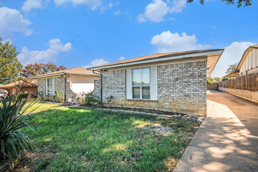 6913 W Cleburne Road, Fort Worth