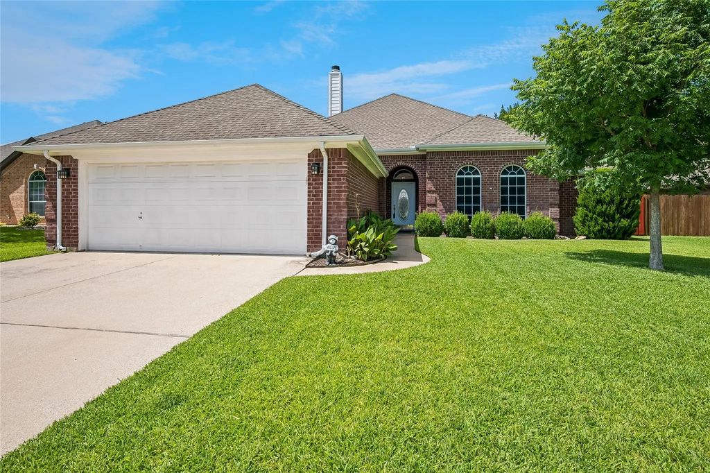 516 Hazelnut Court, Saginaw