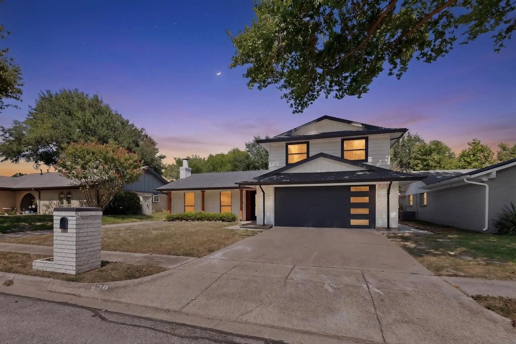 928 Columbus Court, Bedford