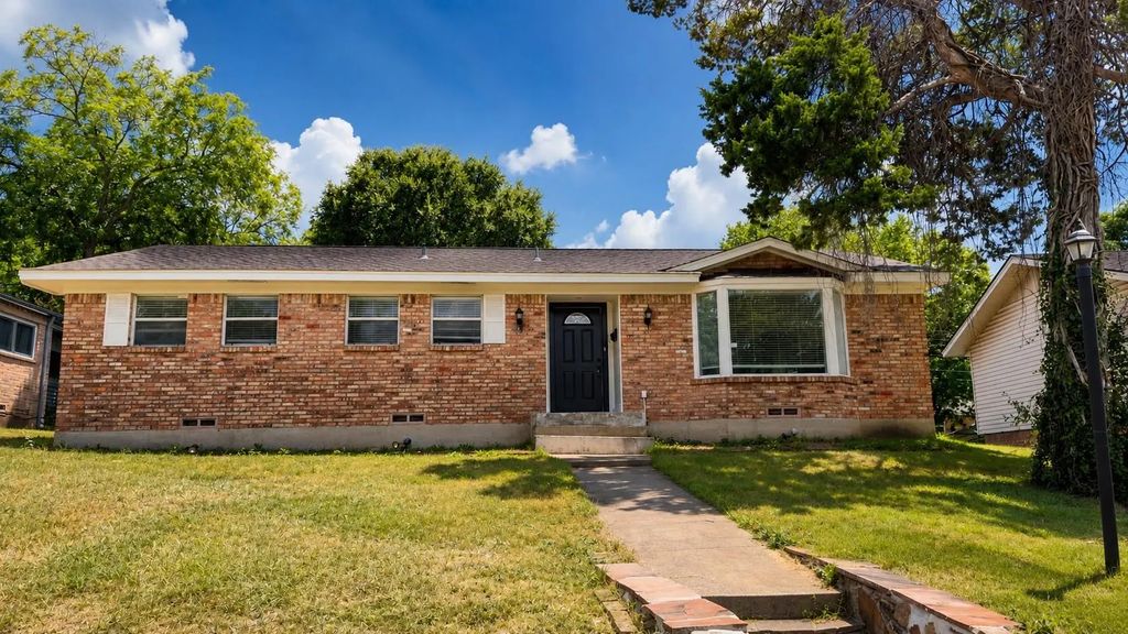 946 Highland Oaks Drive, Dallas