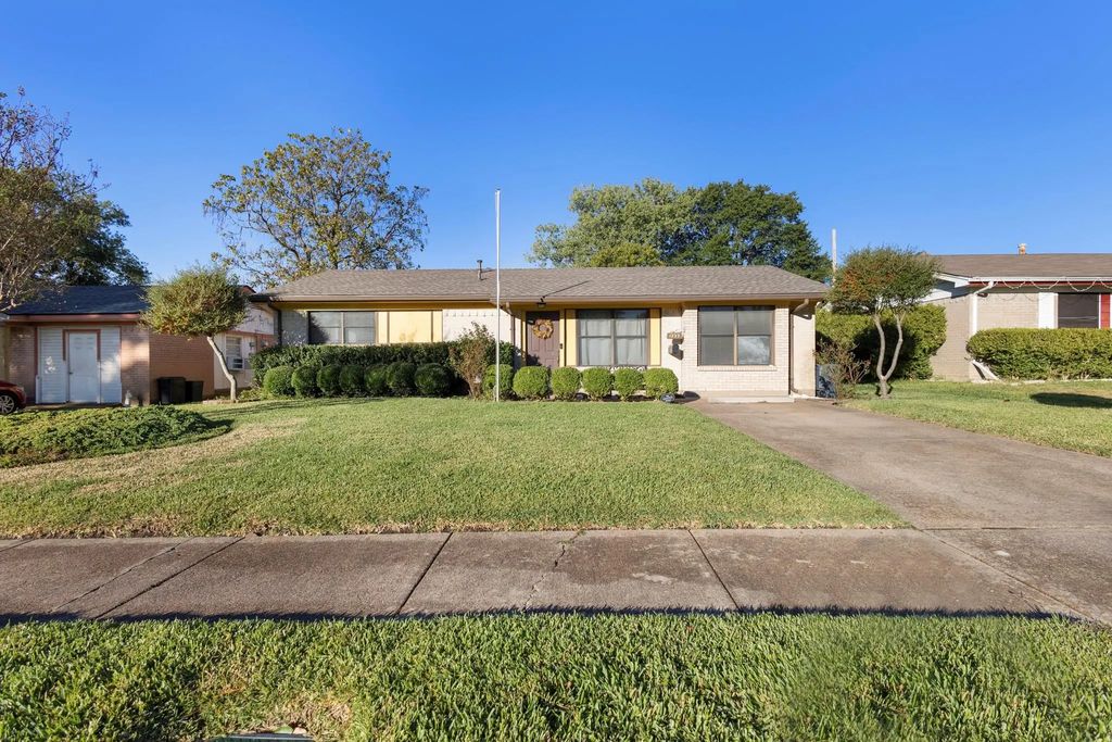 1233 E Park Drive, Mesquite