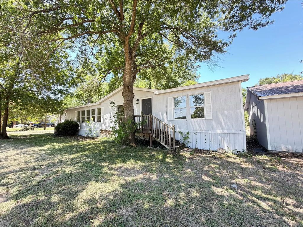1010 Glen Brook Drive, Pecan Hill