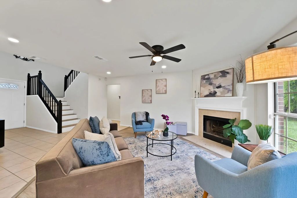 7548 Meadow Creek Drive, Fort Worth