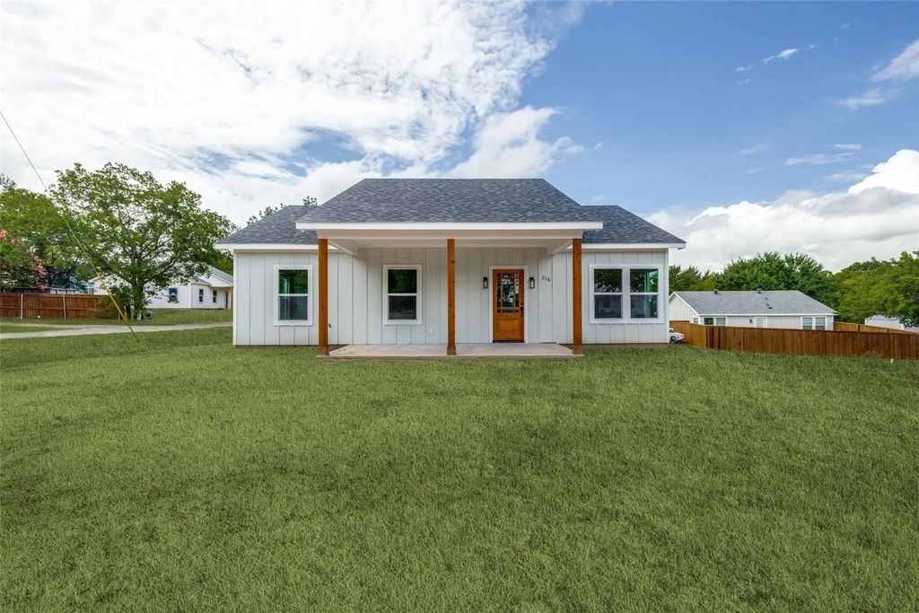 216 W Cardinal, Ector