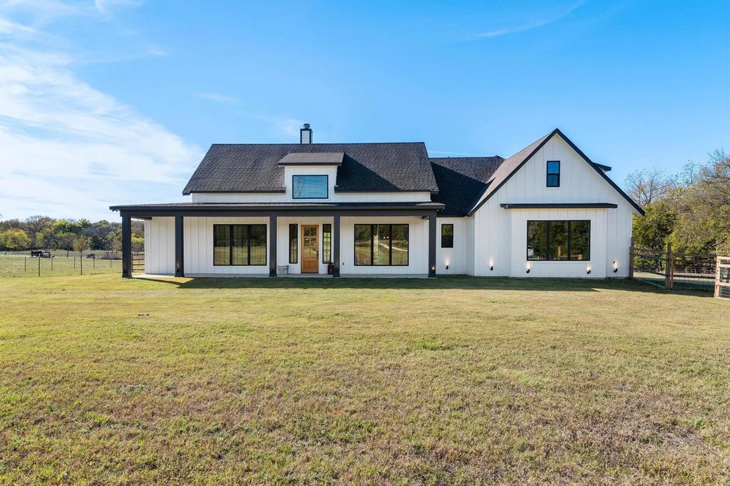856 Yowell Hill Road, Whitewright